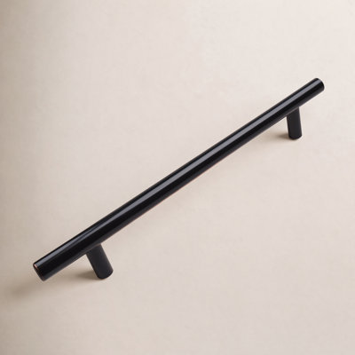 Roman Modern Bar Pull