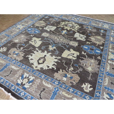 Tapis unique brun de 11 pi 11 po x 12 pi 1 po