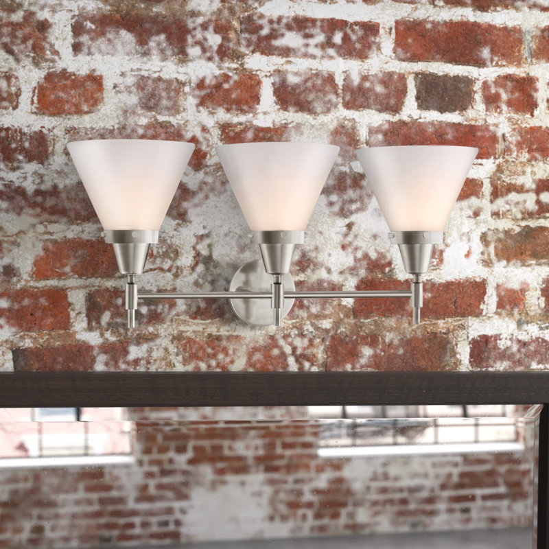 Éclairage pour meuble-lavabo 3 lumières 26 po Caden Cone, Blanc mat, Nickel satiné, Ampoule incandescente rétro 60 watts