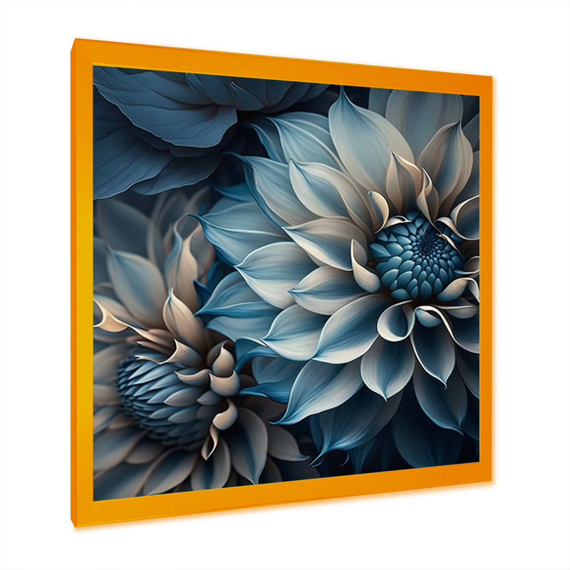 Dahlia fleurs bleu et blanc II - art mural Dahlia pour le salon, H 24 po x l 24 po, Cadre doré
