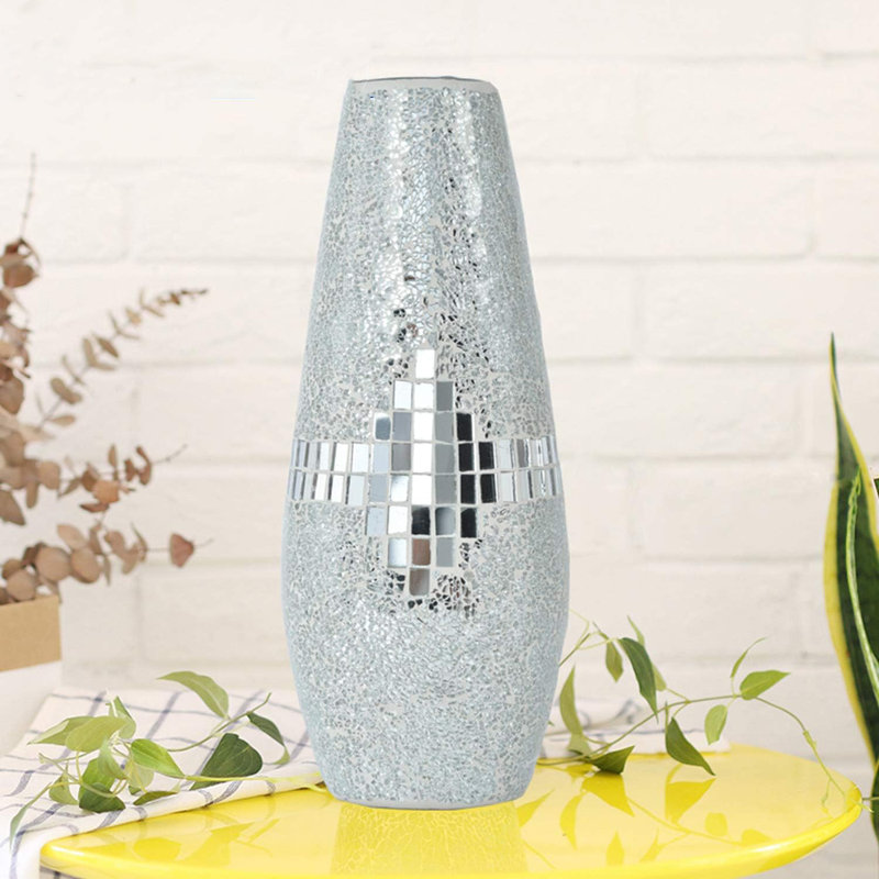 Decorate A Shiny Vase