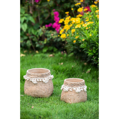 6,5 x 6,5 x 6 pouces de 2 pots à fleurs en ciment brun, motif de pompons tissés, brun crème, pots à motif de compléments avec pampille, 2 espaces à pampilles décalés