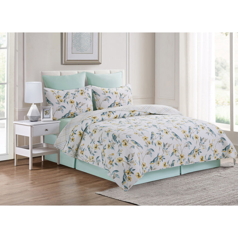 Calix Bluebird Quilt Set, Queen Coverlet / Bedspread + 2 Standard Shams