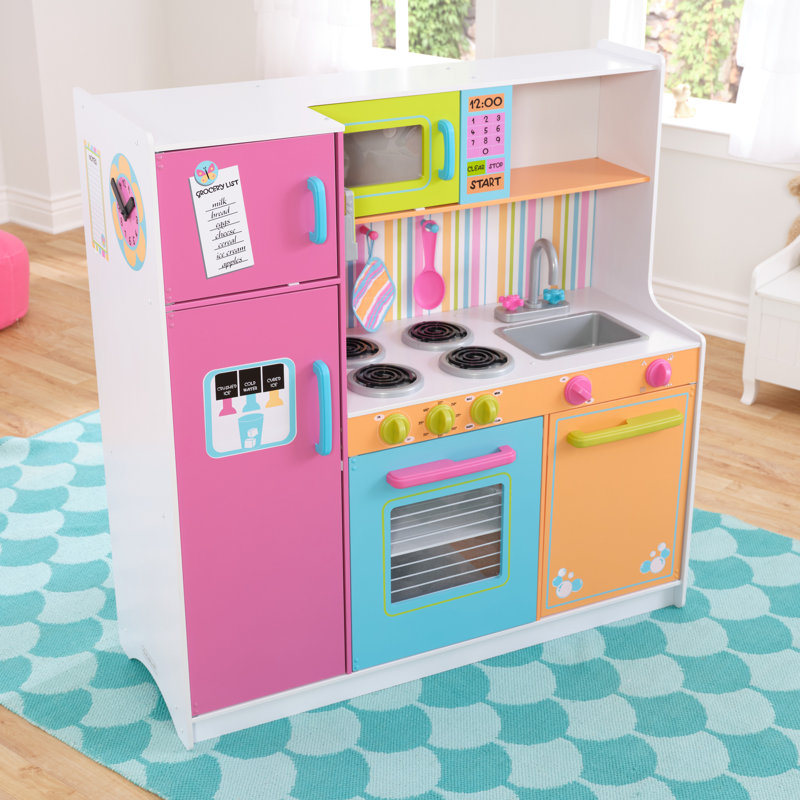 Deluxe Big and Bright Kitchen