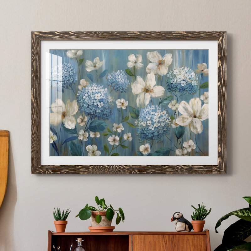 «Very Berry Blues» par J Paul, reproduction d'art sur papier encadrée, Noyer, H 31,5 po x l 23,5 po x P 1,5 po