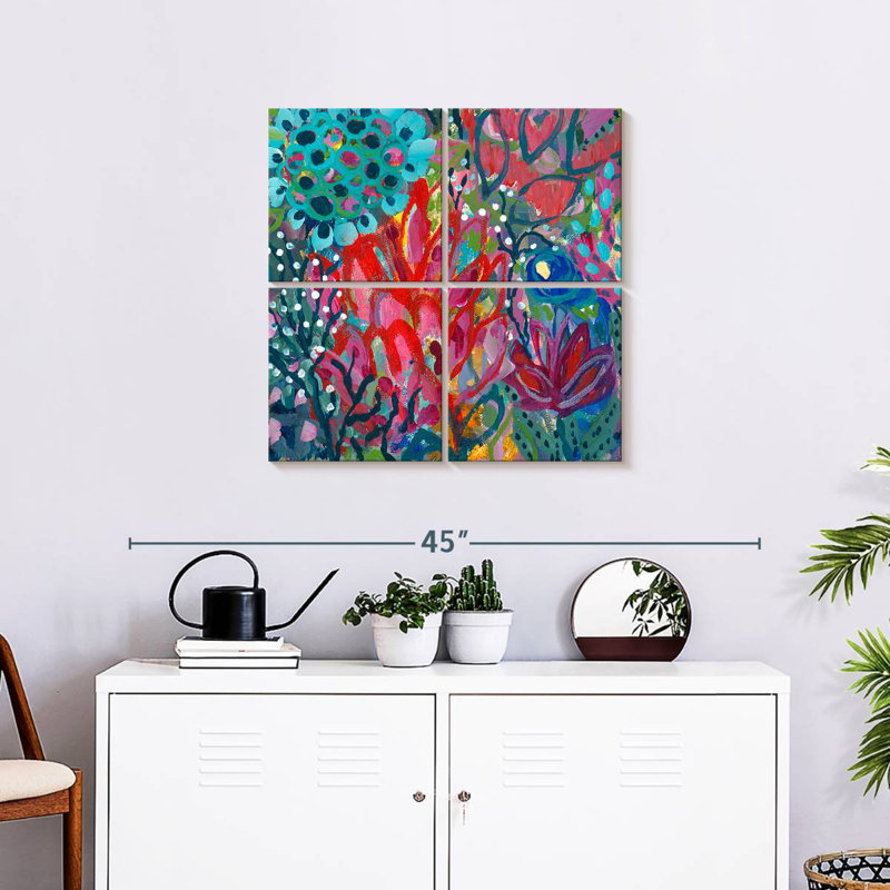 Avery Prana, 26" H x 26" W