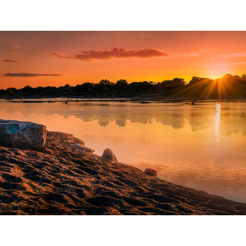 Coucher de soleil de Llano par Beth Sheridan, H 25 po x l 33 po, Toile avec cadre noir