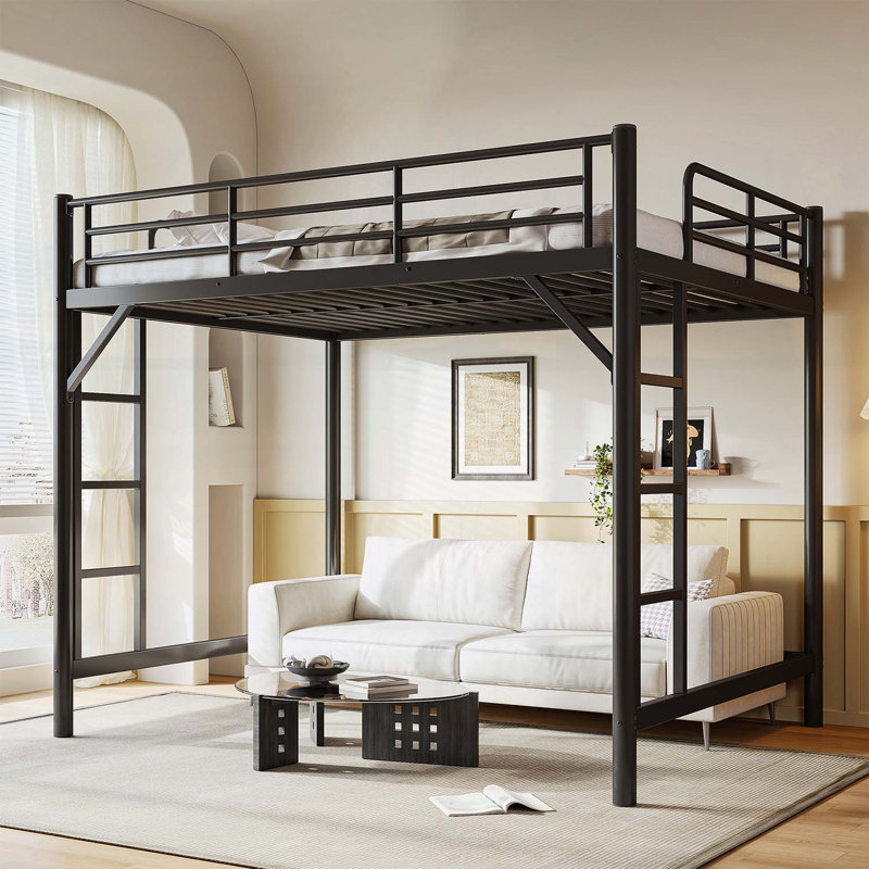 Lit mezzanine en métal robuste avec échelle facile à monter et garde-corps, conception peu encombrante pour les chambres modernes