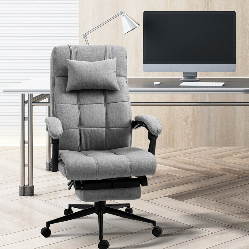 Fauteuil de bureau gris avec dossier réglable et hauteur réglable. Revêtement en tissu Linen-Feel, repose-pieds rétractable et rembourré pour une hauteur de soutien incroyablement confortable