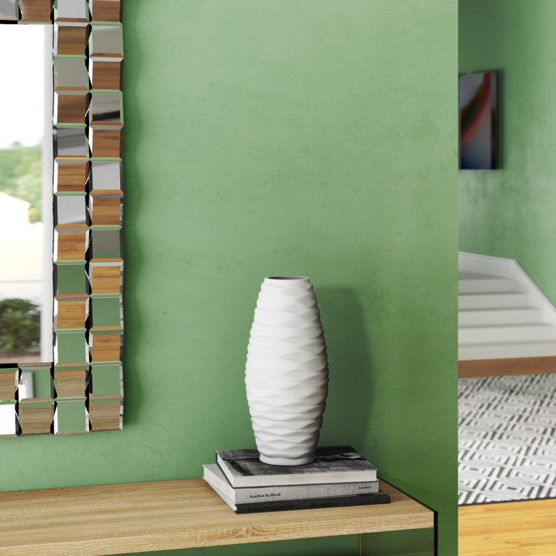 Vase de table wave en relief, H 12 po x l 5,5 po x P 5,5 po
