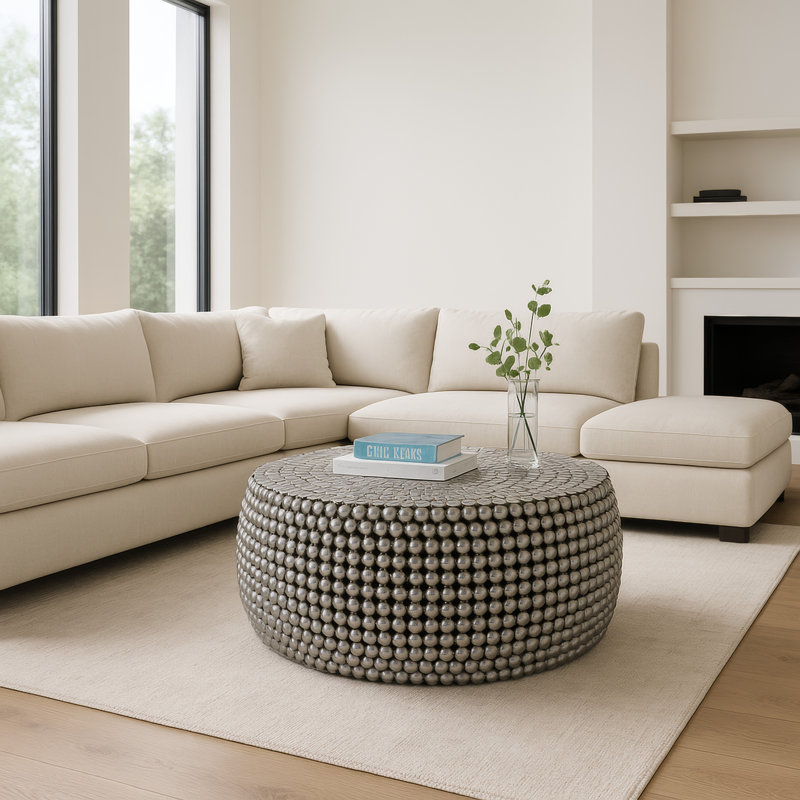 Table basse 32 po Eve | Motif de perles métalliques argentées | Structure en fer nickelé