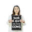 Enseigne en plastique 11 po x 17 po Just A Girl Who Loves Cows-119523175