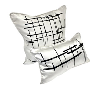 Paire de croisillons en satin noir Duchesse
