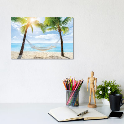 «Relaxing In A Hamac At The Beach» par - Toile tendue