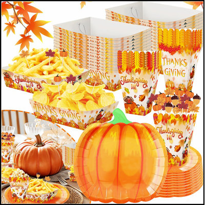 Ensemble de vaisselle de 134 pièces de fête de l'Action de grâce avec plaques de citrouille, boîtes à maïs soufflé, plateaux de nourriture et choix de cocktails d'automne pour les rassemblements d'automne