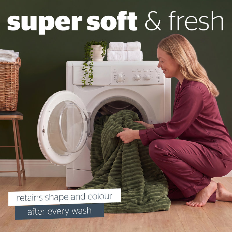 Silentnight Ribbed Faux Fur Duvet Set, Single, Moss