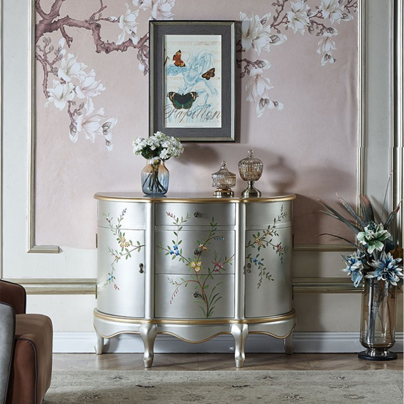 Armoire de salon de style américain.