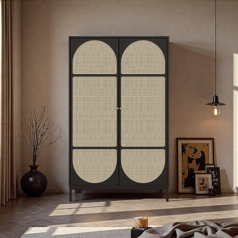 Une garde-robe en rotin de bois massif de style traditionnel, Noir
