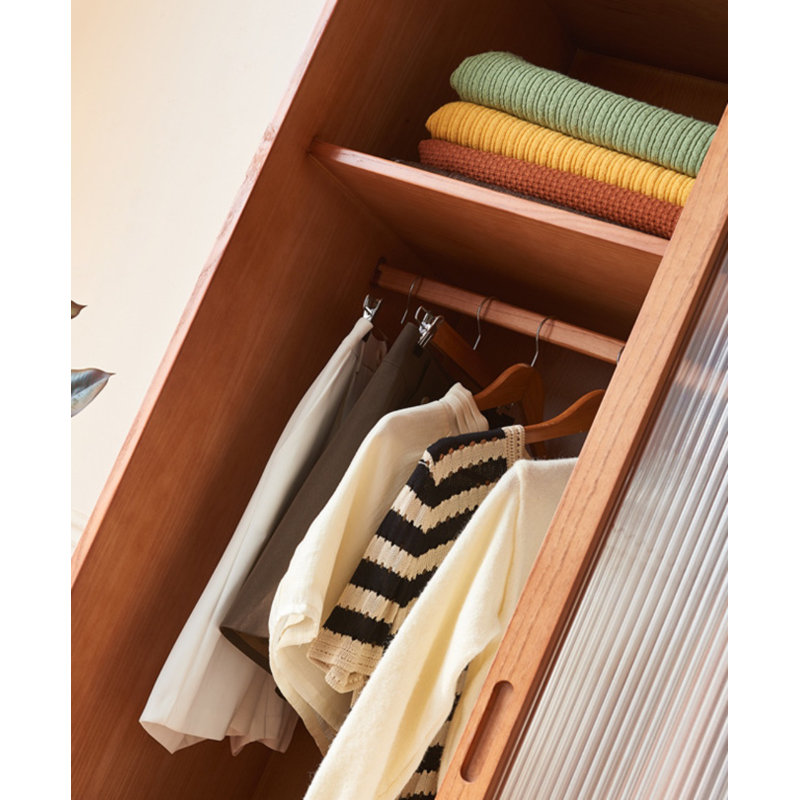 Garde-robe simple, classique et diversifiée, Cerisier