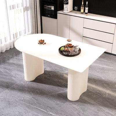 Table de salle à manger moderne 63 pouces crème pour 4 convives 8 personnes, table d'appoint irrégulière, pieds ronds épais et confortable
