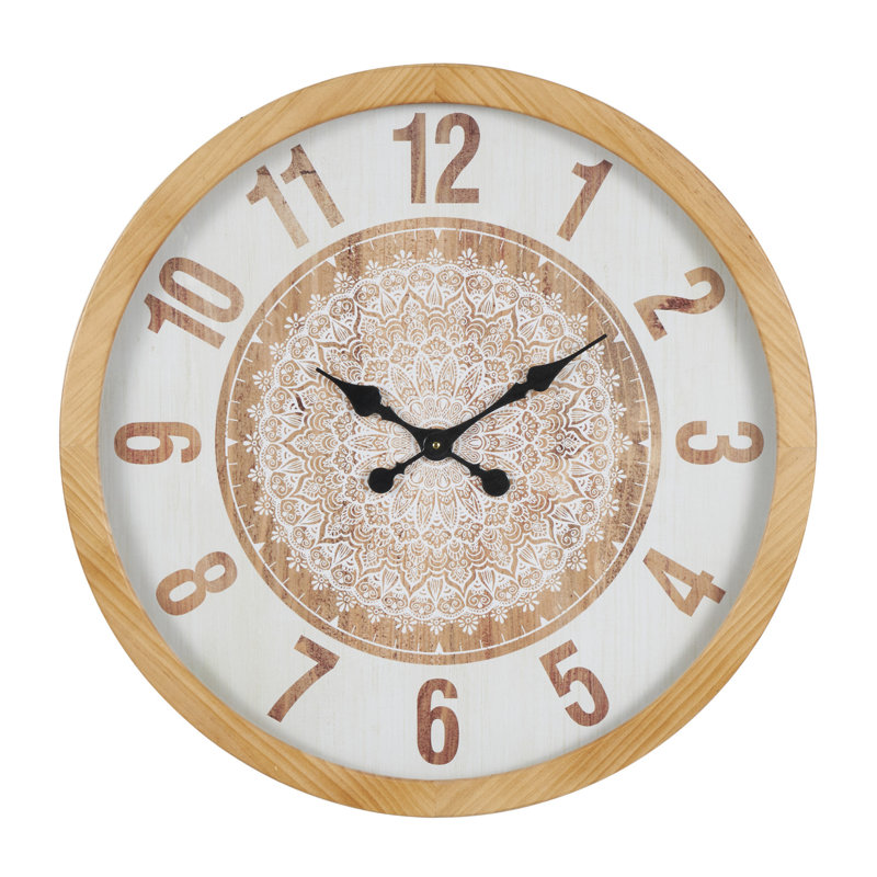 Horloge murale brune avec fond blanc