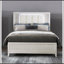 Grand lit à finition blanc antique avec tête de lit rembourrée à DEL avec meubles de chambre à coucher modernes 1pc, façades en roseaux