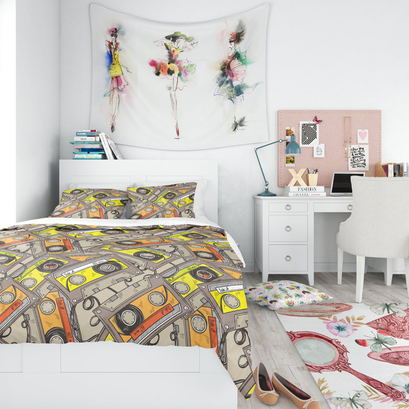 Vintage Audio Cassettes Pattern Queen Duvet Cover Set in Multicolor Microfiber Polyester