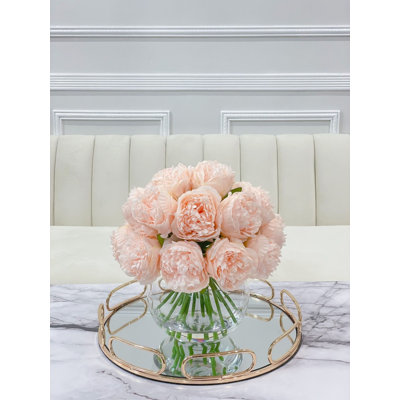 Arrangement artificiel de grandes pivoines