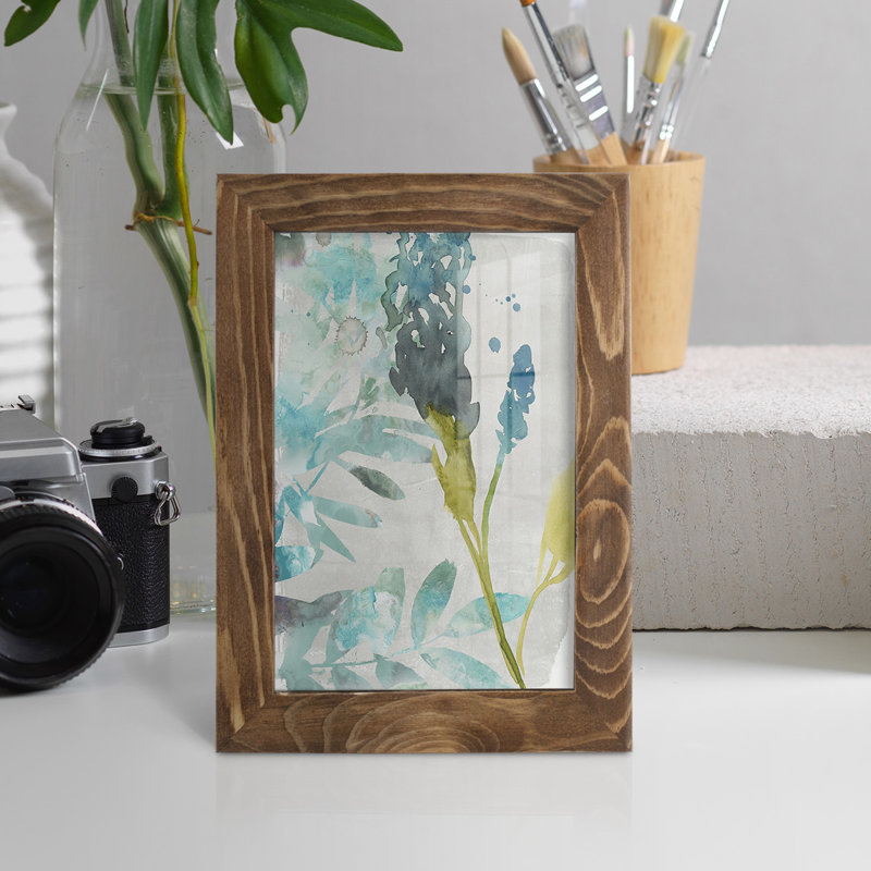 «Flower Layers I», impression sur papier, L 4 po x H 6 po x P 1 po, Noyer