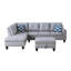Canapé modulaire en similicuir gris en L avec rangement, pouvant accueillir quatre personnes pour un film et un match à domicile, 3 porte-gobelets rétractables au centre, 2 coussins décoratifs, accoudoirs arrondis, subtil