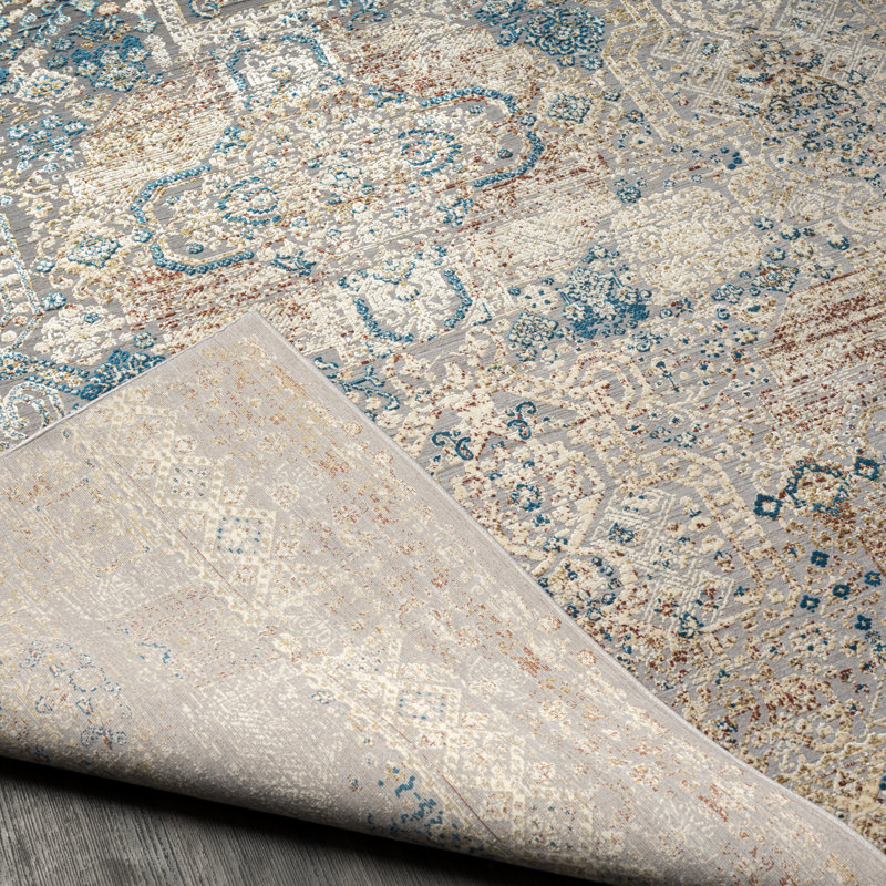 Preslie Area Rug in Grey, Rectangle 4' x 5'11"