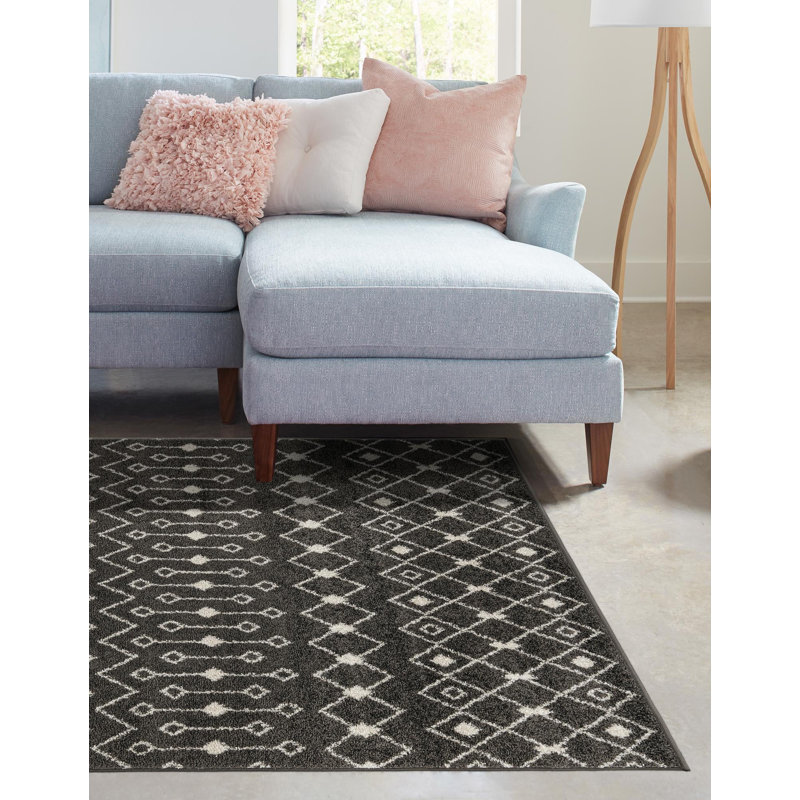 Tapis gris foncé en polypropylène tissé à la machine Briehn, Rectangle 5 pi 3 po x 8 pi