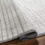 Tapis gris clair touffeté à la main à motif géométrique Jacey-1011964648
