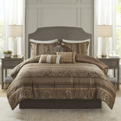 7 Piece Comforter - With Details, Leaf Patterns
