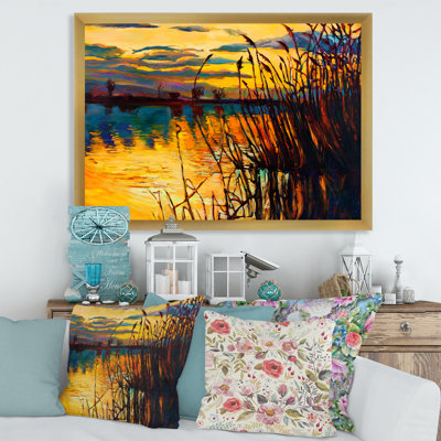 Coucher de soleil jaune à travers les hautes herbes au bord du lac - Peinture sur toile