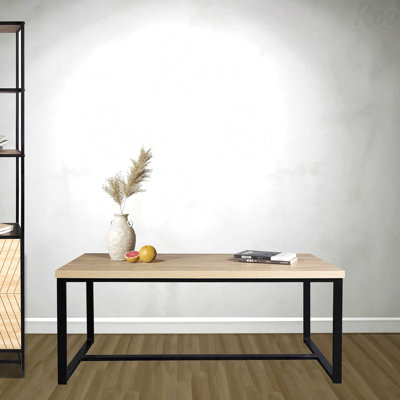 Table basse moderne avec plateau en bois naturel et pieds en métal noir