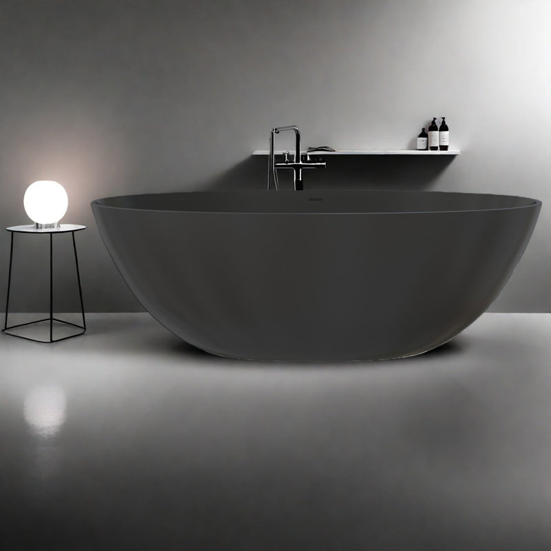 Baignoire profonde et bains tourbillons, surface solide, maison moderne