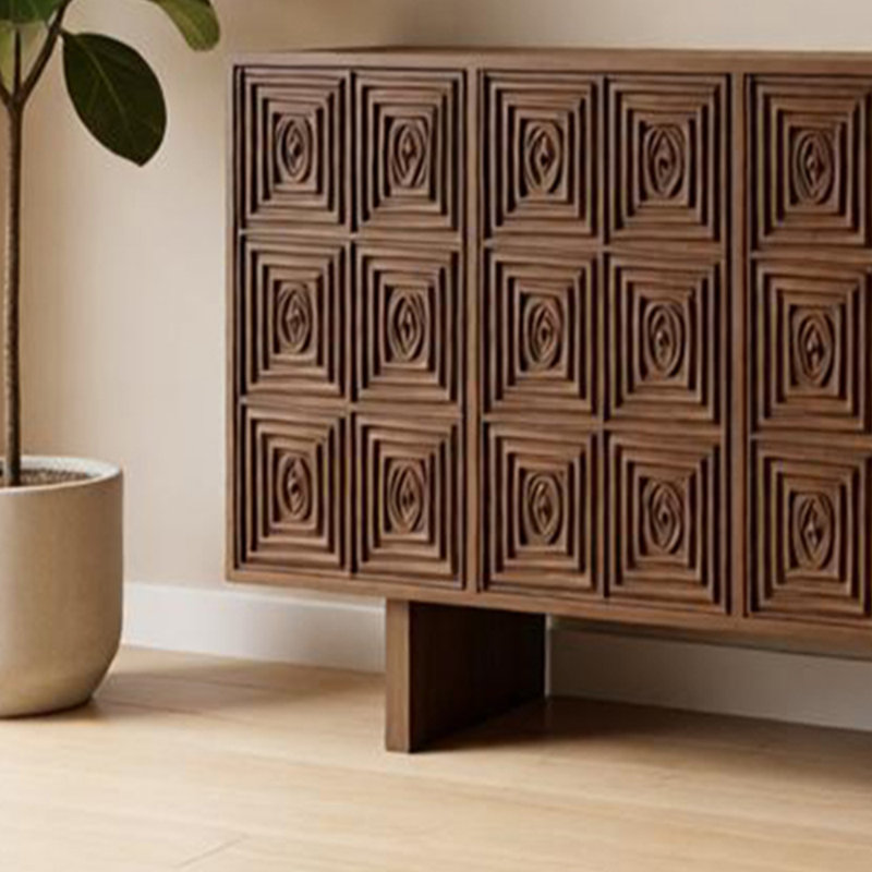 Buffet sculpté de style médiéval, 35.43" H x 55.11" W x 15.75" D