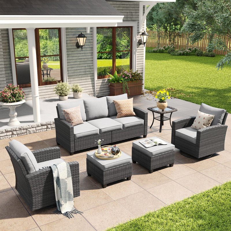 Ensemble de conversation pour patio en osier 5 personnes avec 2 chaises berçantes pivotantes et coussins