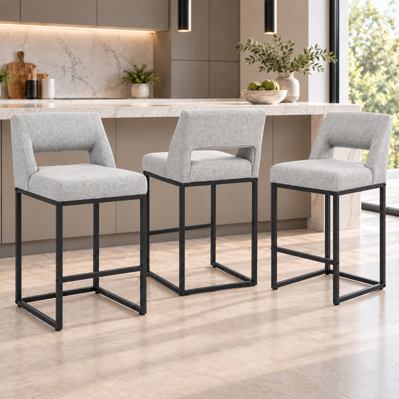 Tabouret 26 "de hauteur comptoir rembourré avec dossier ouvert et structure en métal, Noir, Tissu gris pâle