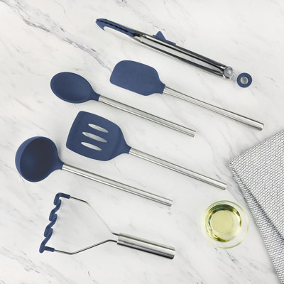 Ensemble d'ustensiles de cuisine en silicone 6 pièces avec poignées en acier inoxydable et louche Tovolo, indigo foncé