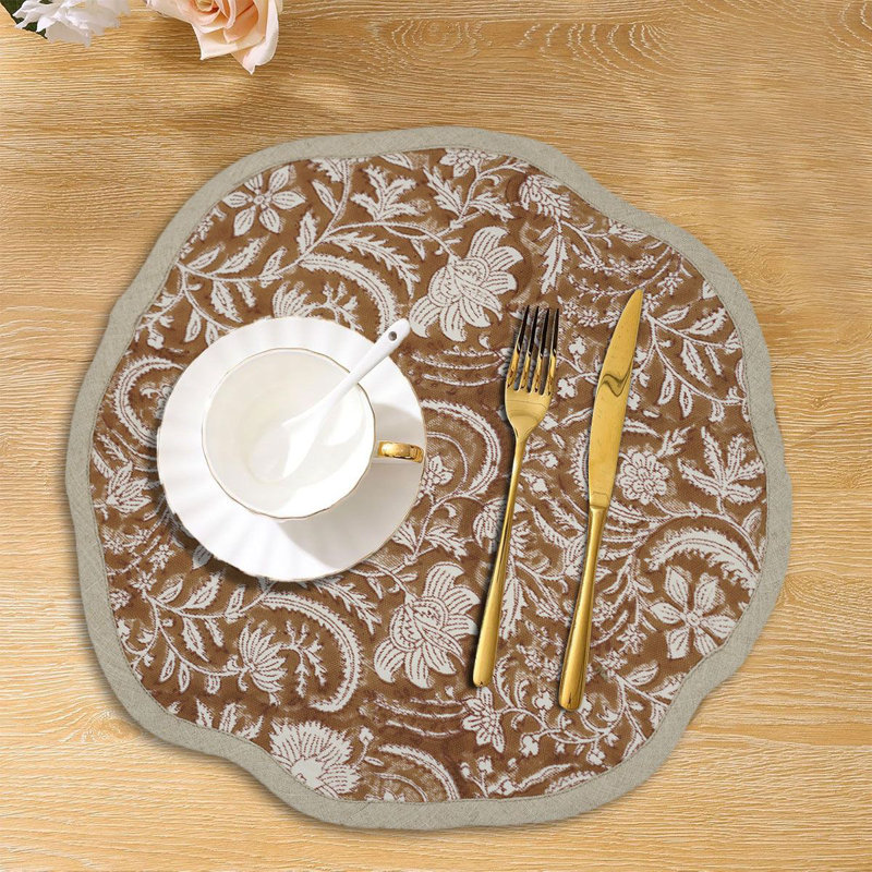 Fabdivine 15"Scalloped Luxe Table Mats - Kundanvan