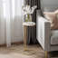 Table d'appoint moderne Sanches avec base mince en métal et plateau rond - Élégante décoration cocktail pour le salon ou les petits espaces - Table de bout étroite pour la décoration intérieure - 24 po