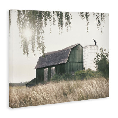 «Green Rustic Barn» par Lori Deiter