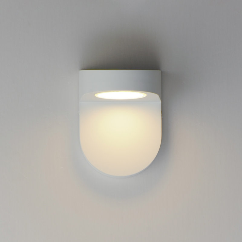 Makeisha Aluminium LED Wall Light, White