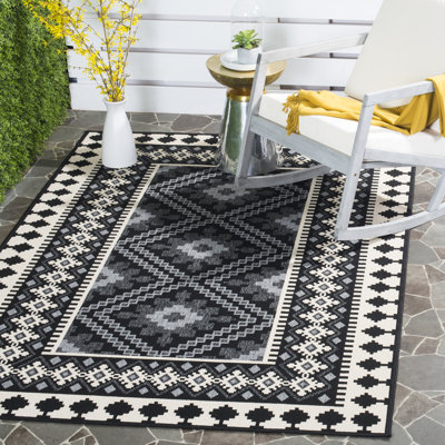 Tillis Southwestern Indoor/Outdoor Area Rug