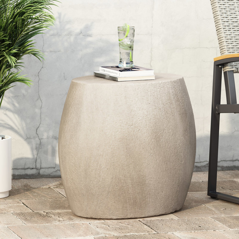 Table d'appoint d'extérieur en béton léger