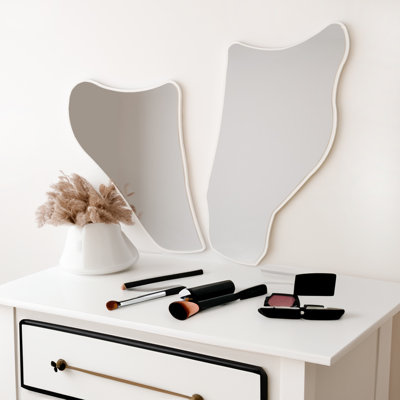Miroir en bois manufacturé