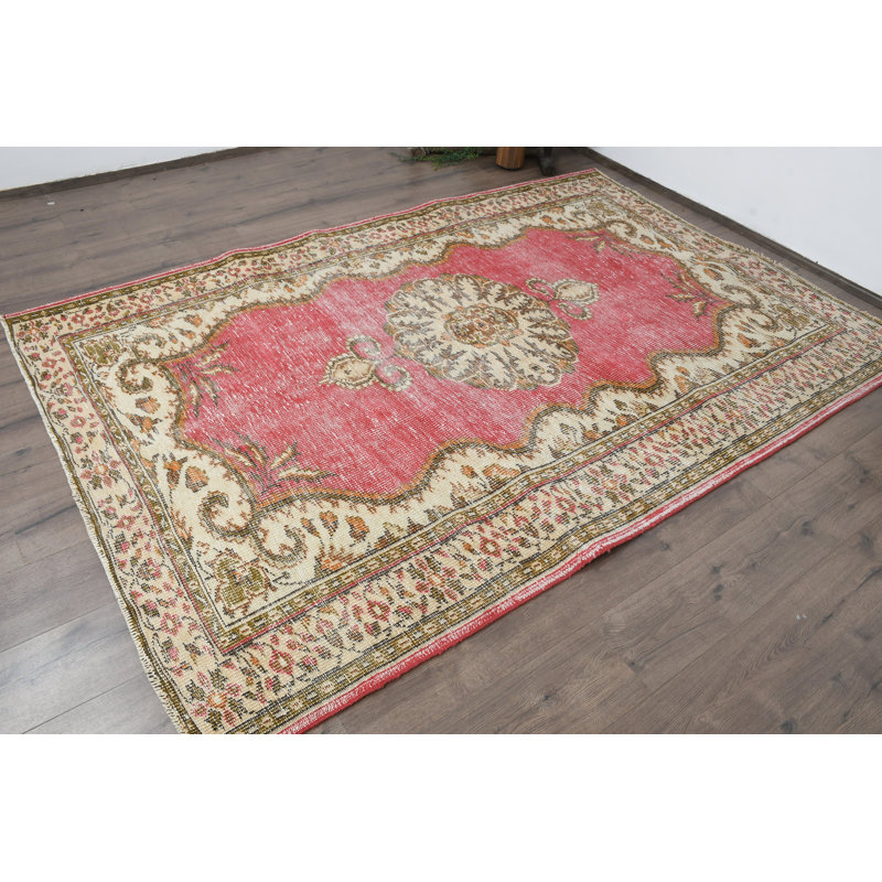 Tapis rétro en laine rouge 66,1 x 98 po