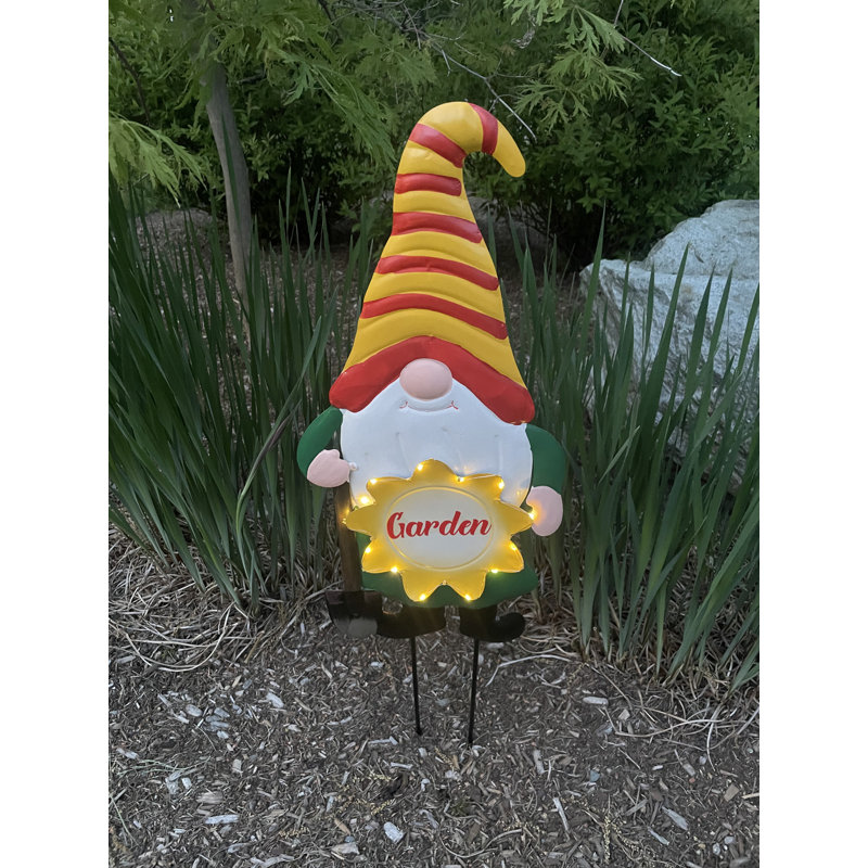 Gnome avec poteau de jardin Lawclyn